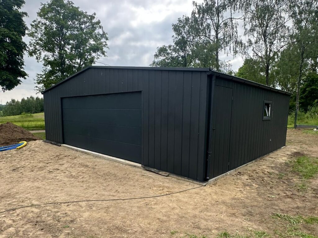 Garaż blaszany 9m x 7m